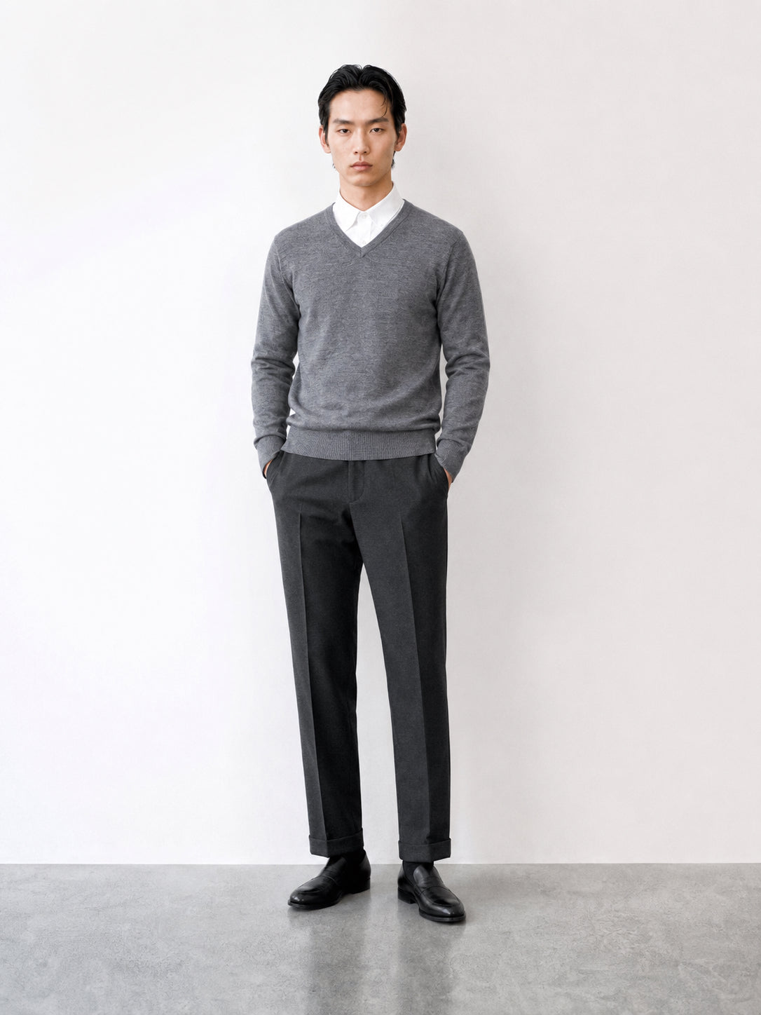 Easy Care Merino Wool V-Neck Knit Grey